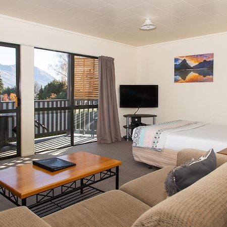 Ride Base Wanaka Apartments Екстер'єр фото