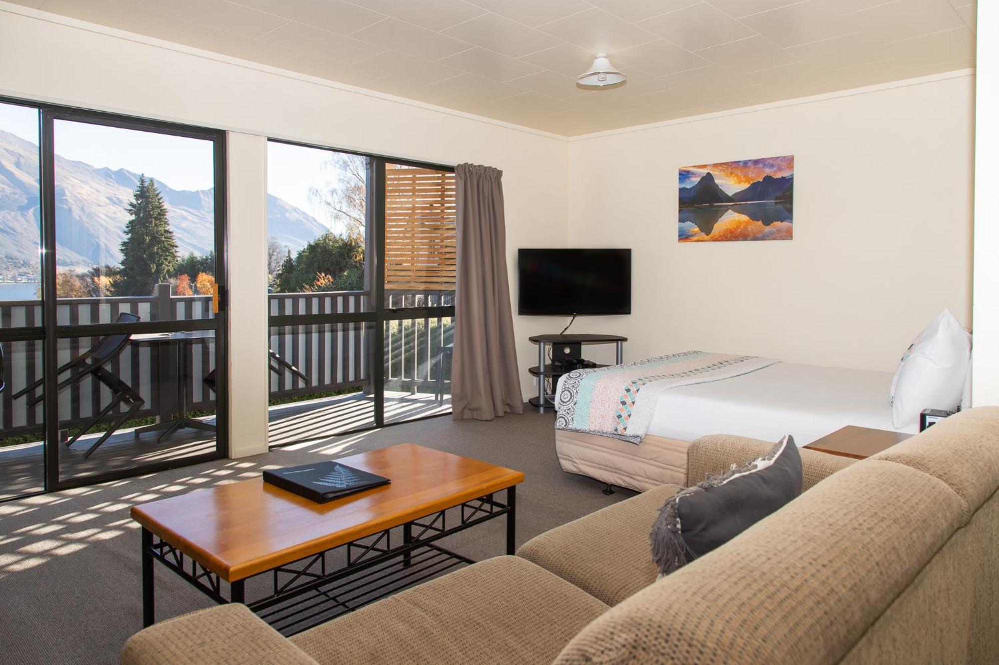 Ride Base Wanaka Apartments Екстер'єр фото