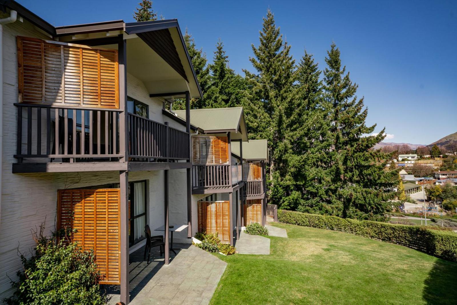 Ride Base Wanaka Apartments Екстер'єр фото
