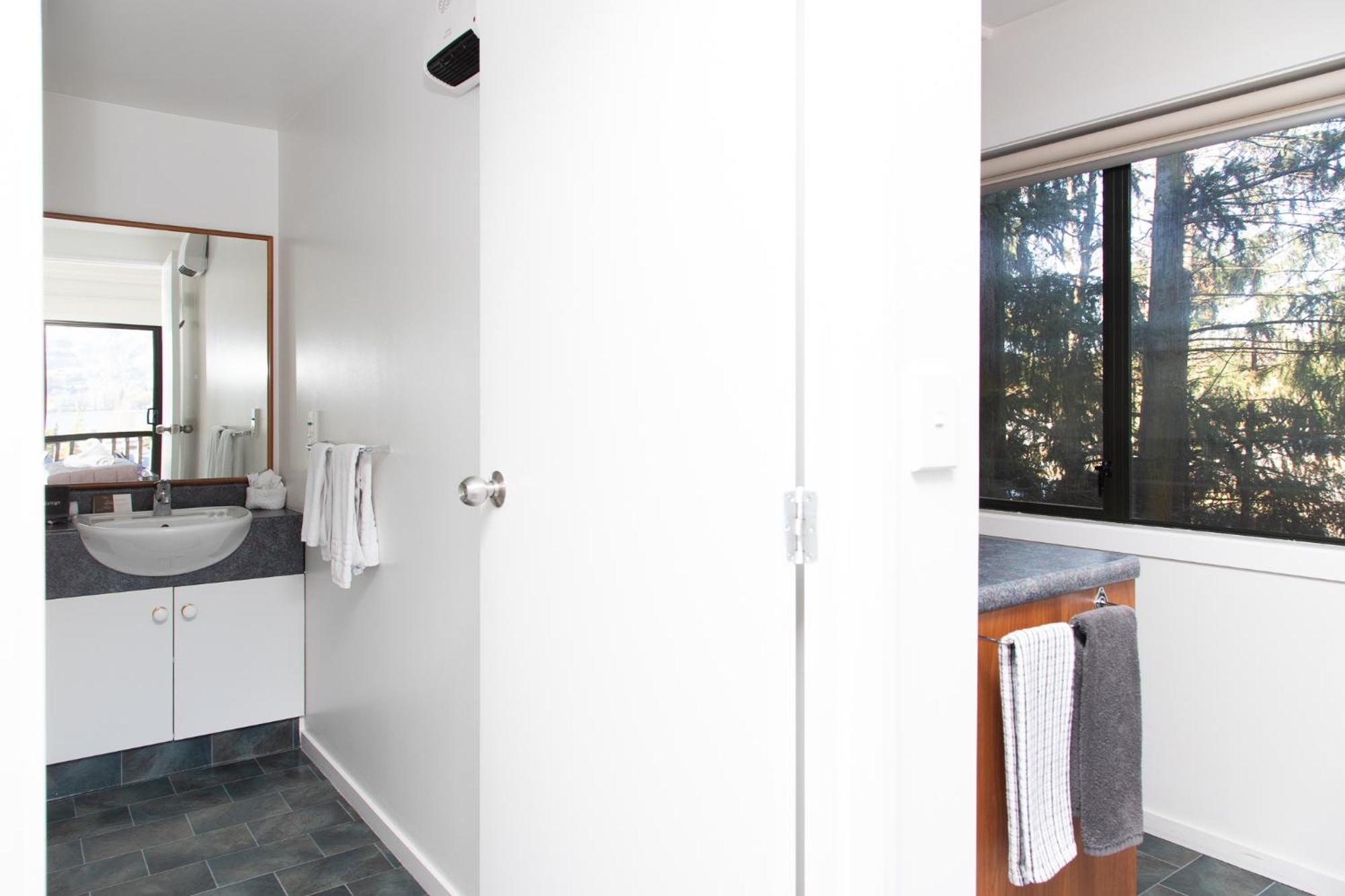 Ride Base Wanaka Apartments Екстер'єр фото