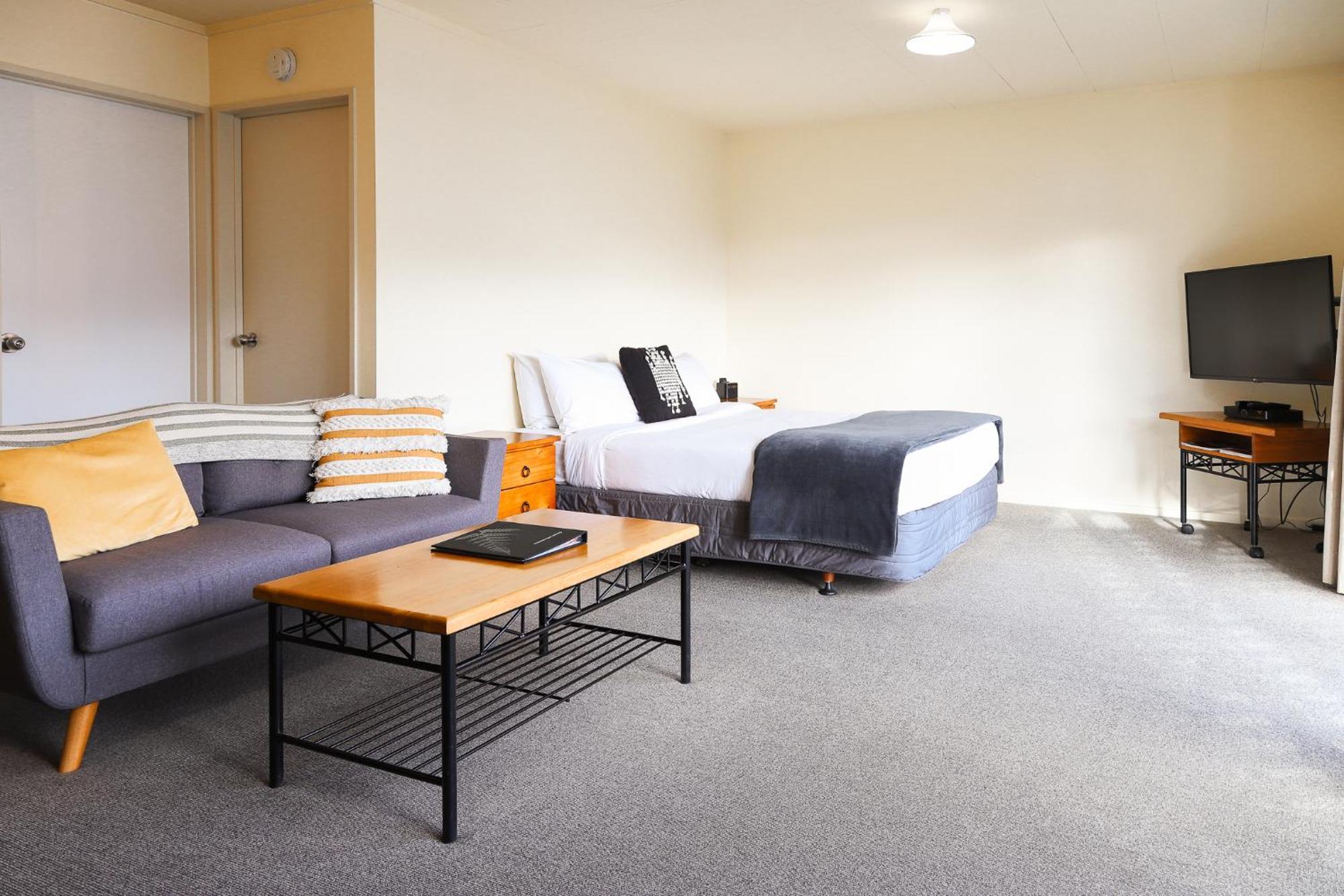 Ride Base Wanaka Apartments Екстер'єр фото