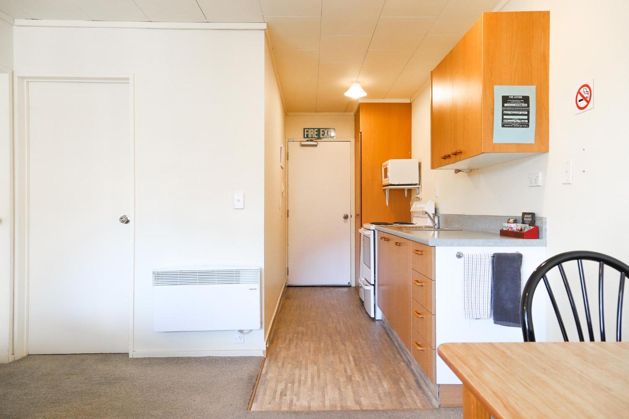 Ride Base Wanaka Apartments Екстер'єр фото
