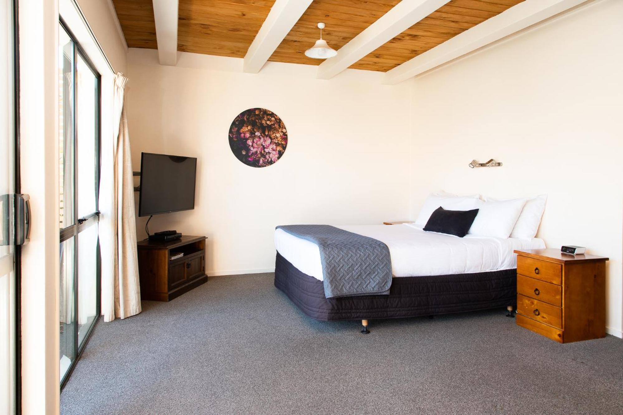 Ride Base Wanaka Apartments Екстер'єр фото