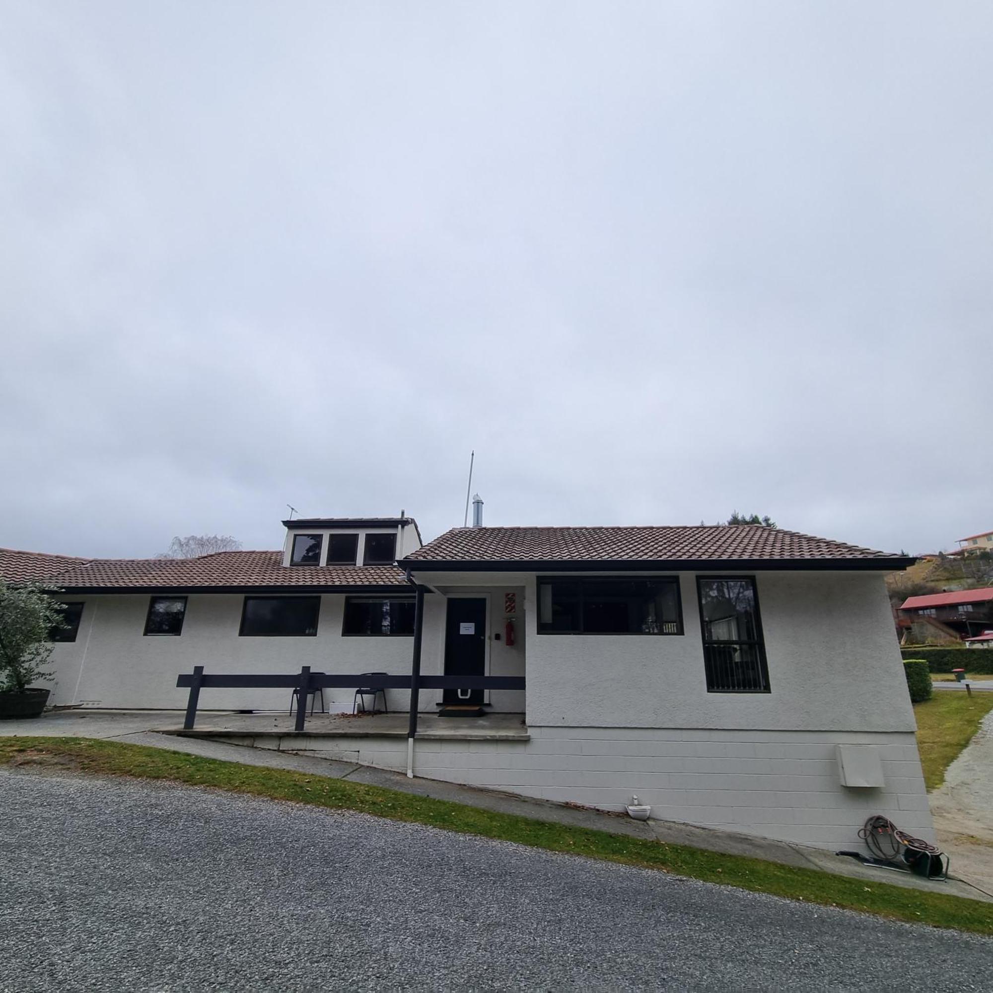 Ride Base Wanaka Apartments Екстер'єр фото