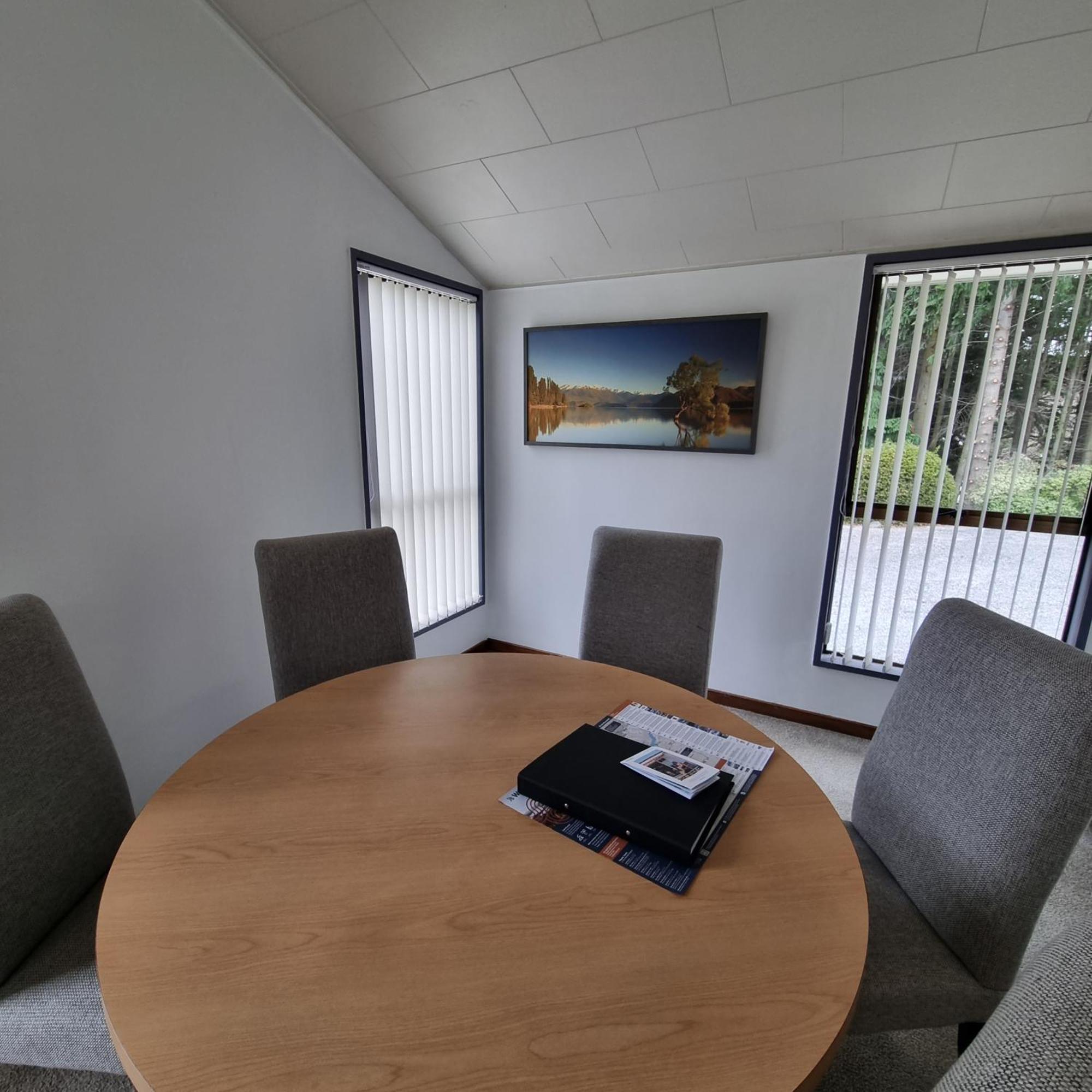 Ride Base Wanaka Apartments Екстер'єр фото