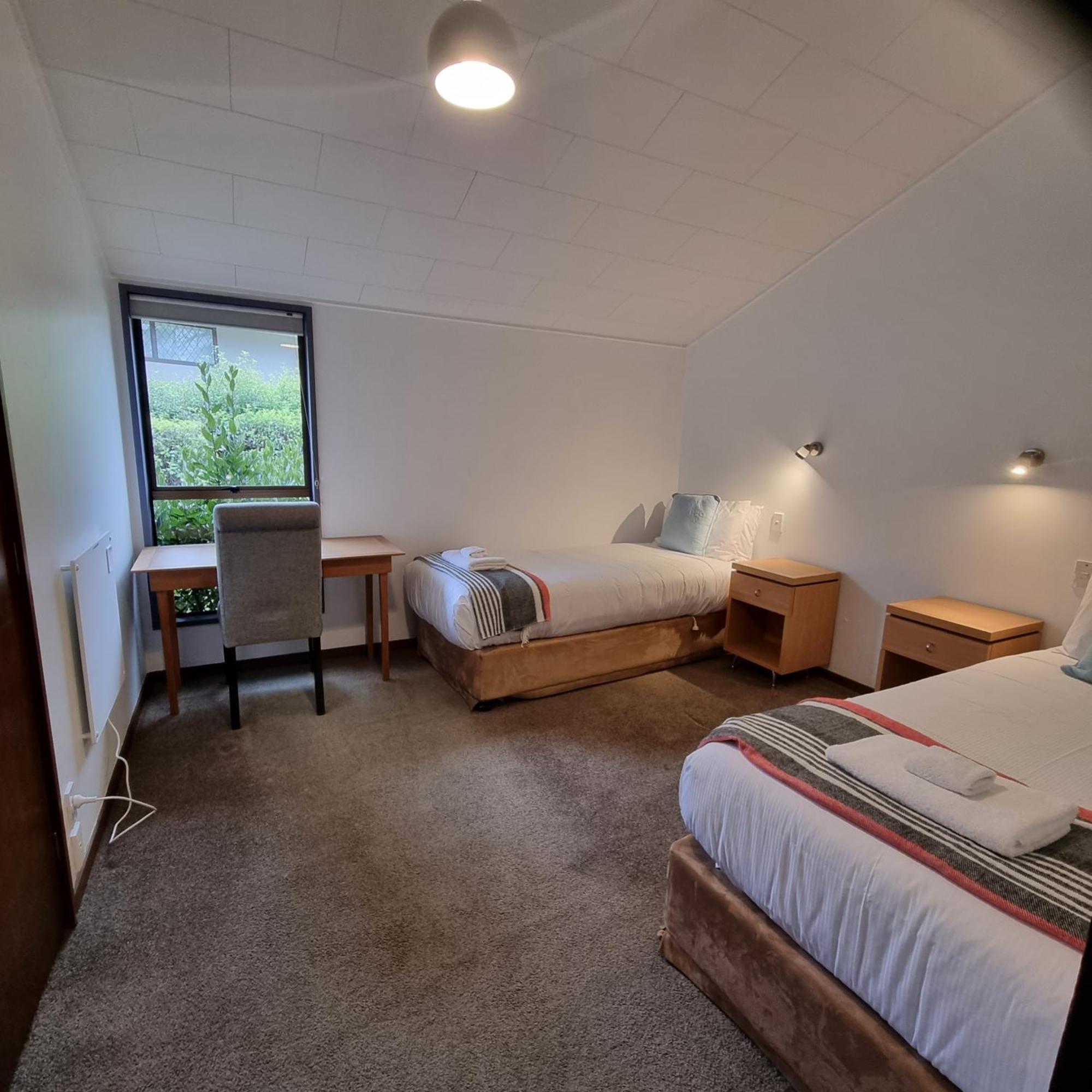 Ride Base Wanaka Apartments Екстер'єр фото